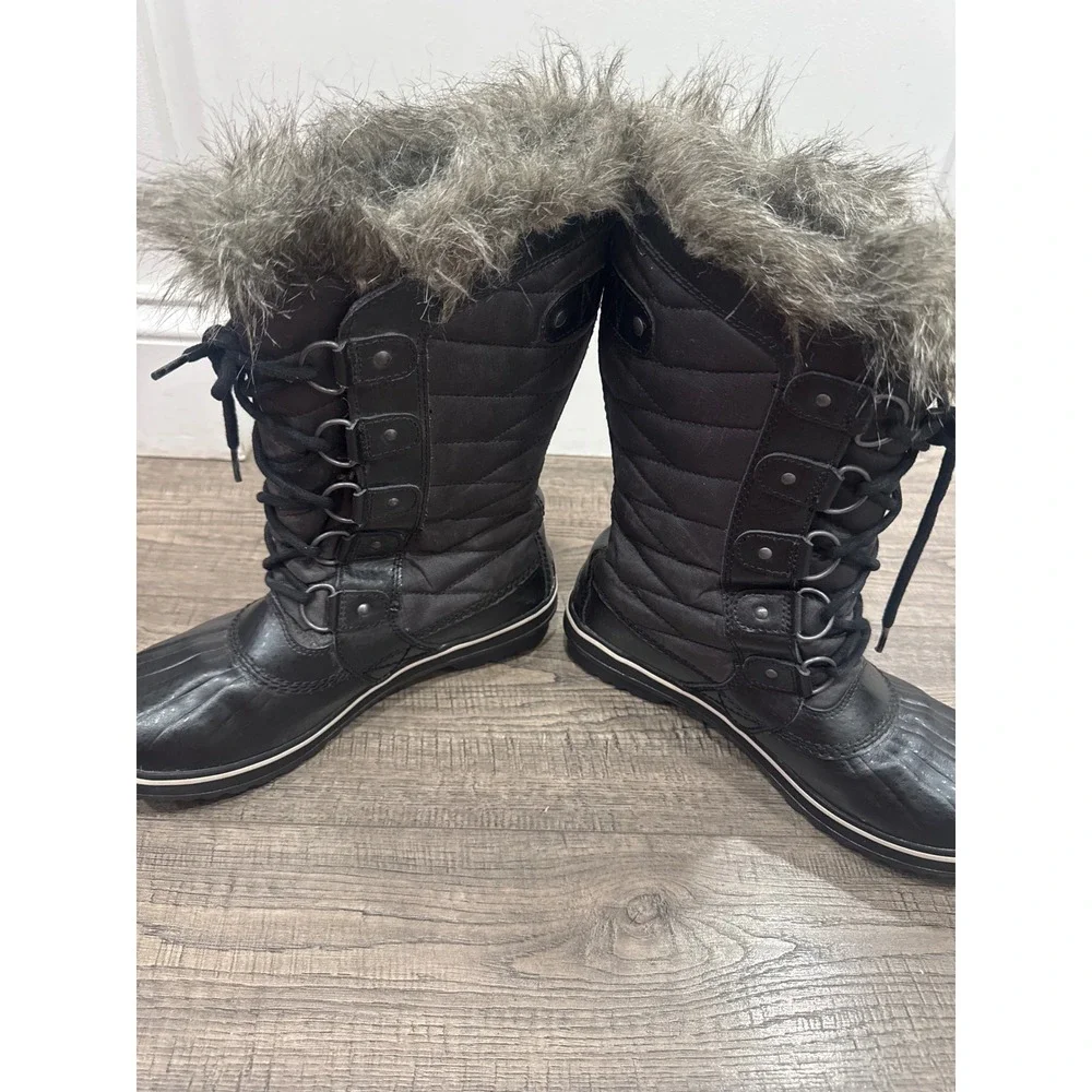 Sorel Tofino II Waterproof Winter Boots Black Faux Fur Trim Quilted Lace Up
